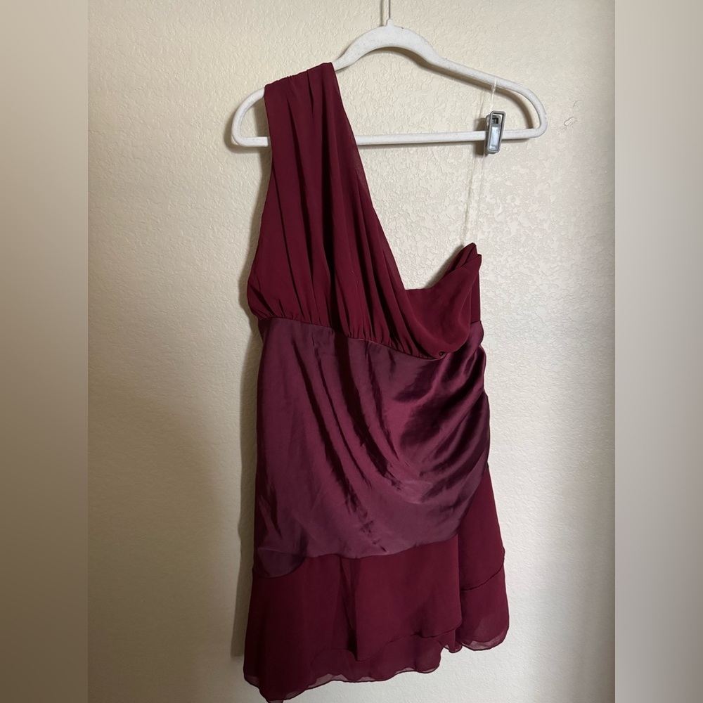 PEPPERMAYO Synergy Mini Dress Sz 14 NEW Red Satin One Shoulder - Picture 2 of 5